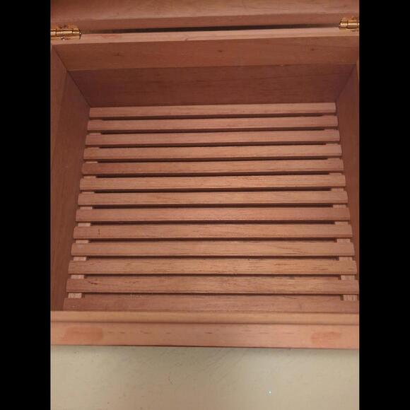 Cedar Wood Storage Box - Picture 9 of 9